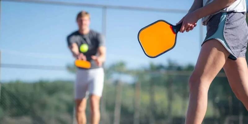 Vợt Pickleball là gì? Số người tham gia chơi